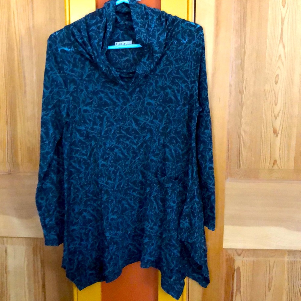 Black & green cowl neck long sleeve